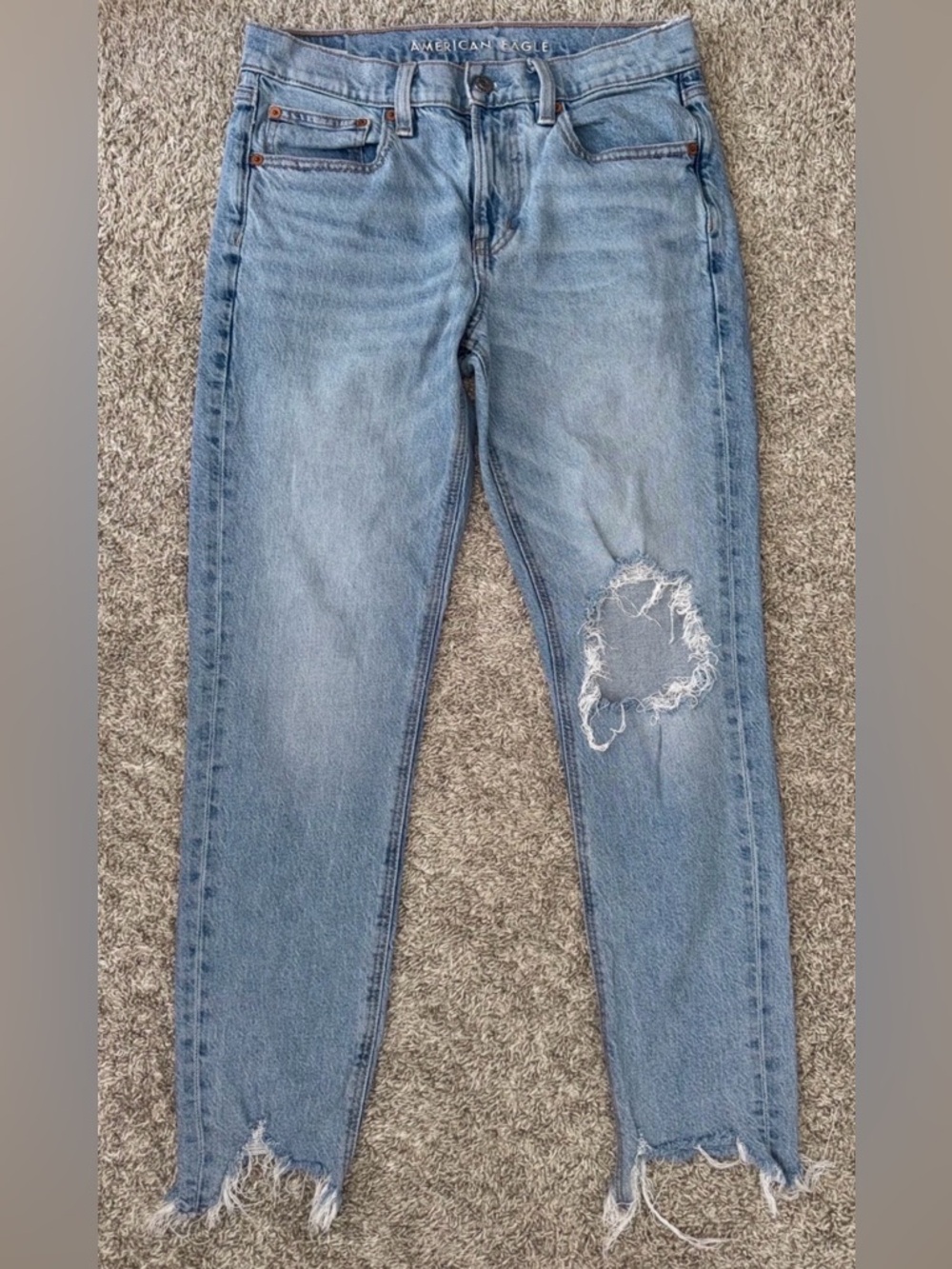 American Eagle Outfitters -Light Blue Distressed Stretch Jeans- size 6 short